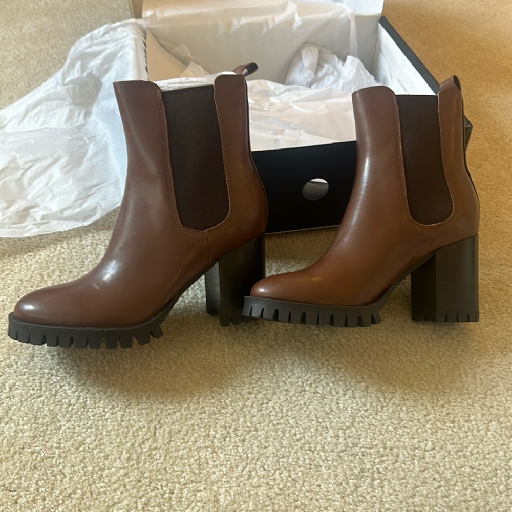Nine West Kort Lugsole Booties - size 8.5 medium brown